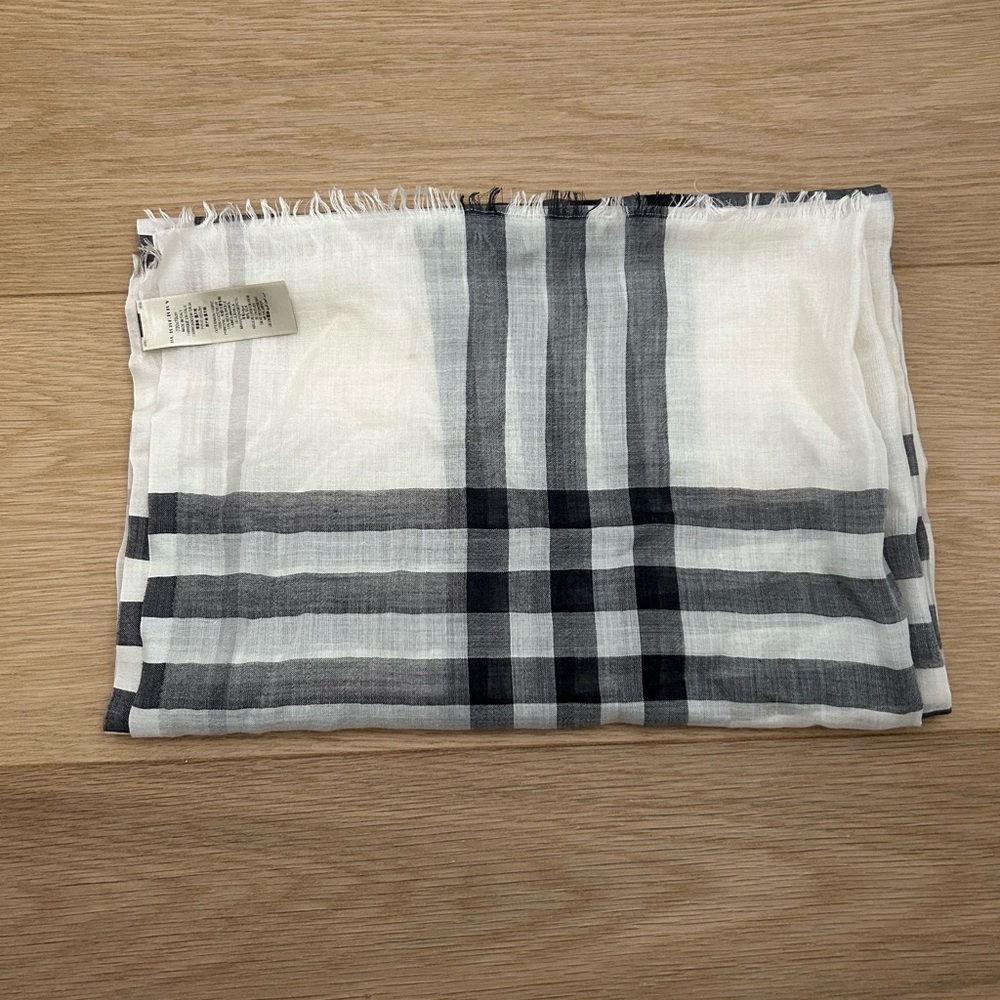 Burberry Wool Silk Scarf